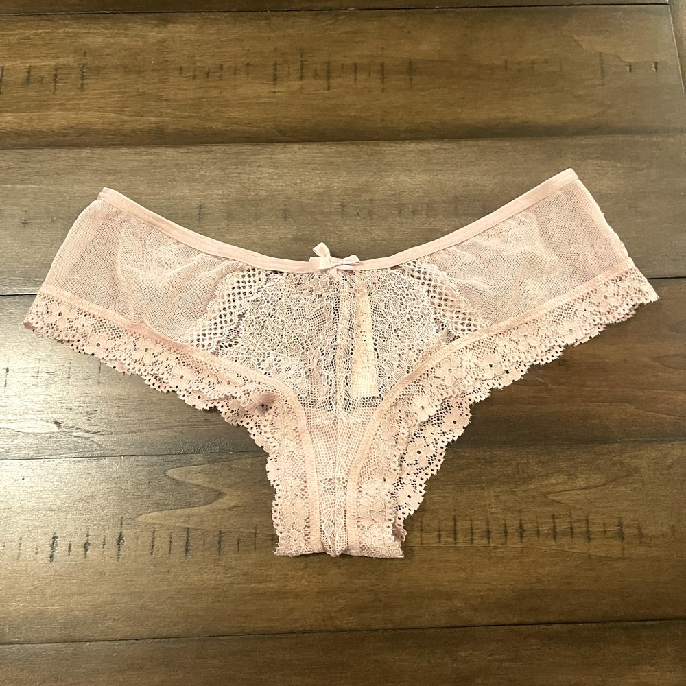 NWT VS Lace Cheeky Panties